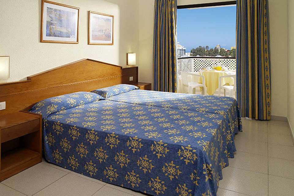 Family room 2 bedroom parque la paz hotel playa de las américas Family room 2 bedroom parque la paz hotel playa de las américas