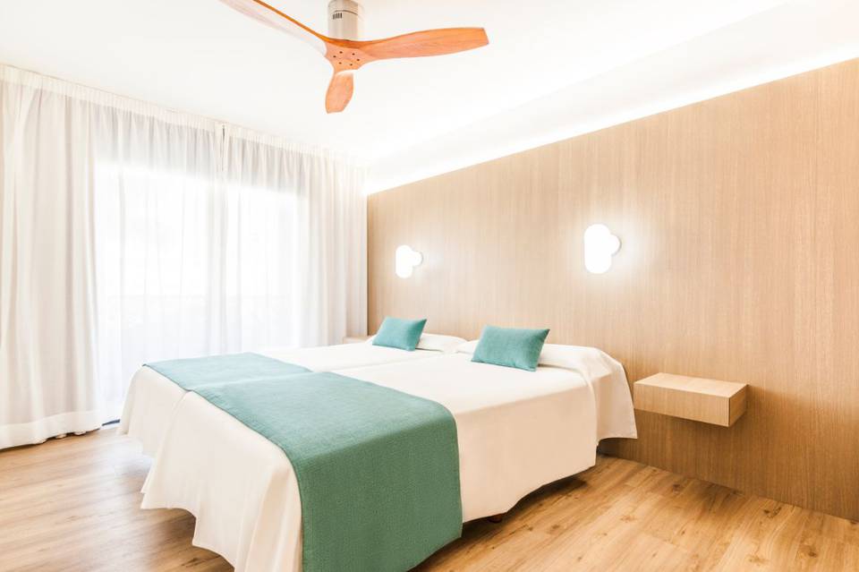 Deluxe double room Parque la Paz Hotel Playa de las Américas Deluxe double room Parque la Paz Hotel Playa de las Américas