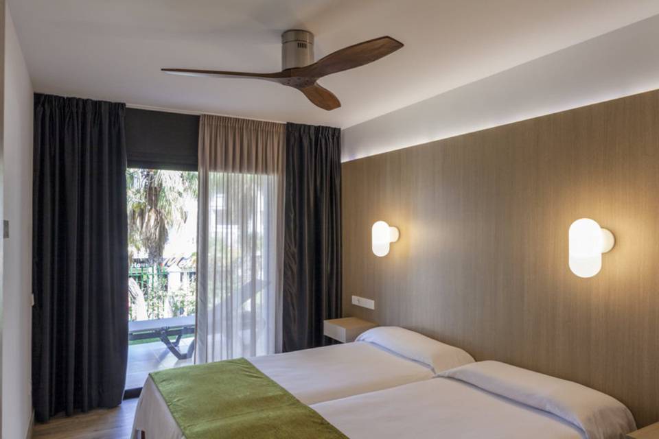Deluxe double room parque la paz hotel playa de las américas Deluxe double room parque la paz hotel playa de las américas