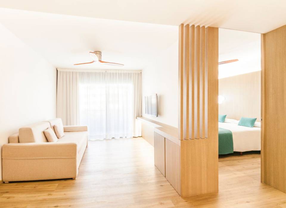 Deluxe family room 2 bedrooms Parque la Paz Hotel Playa de las Américas Deluxe family room 2 bedrooms Parque la Paz Hotel Playa de las Américas