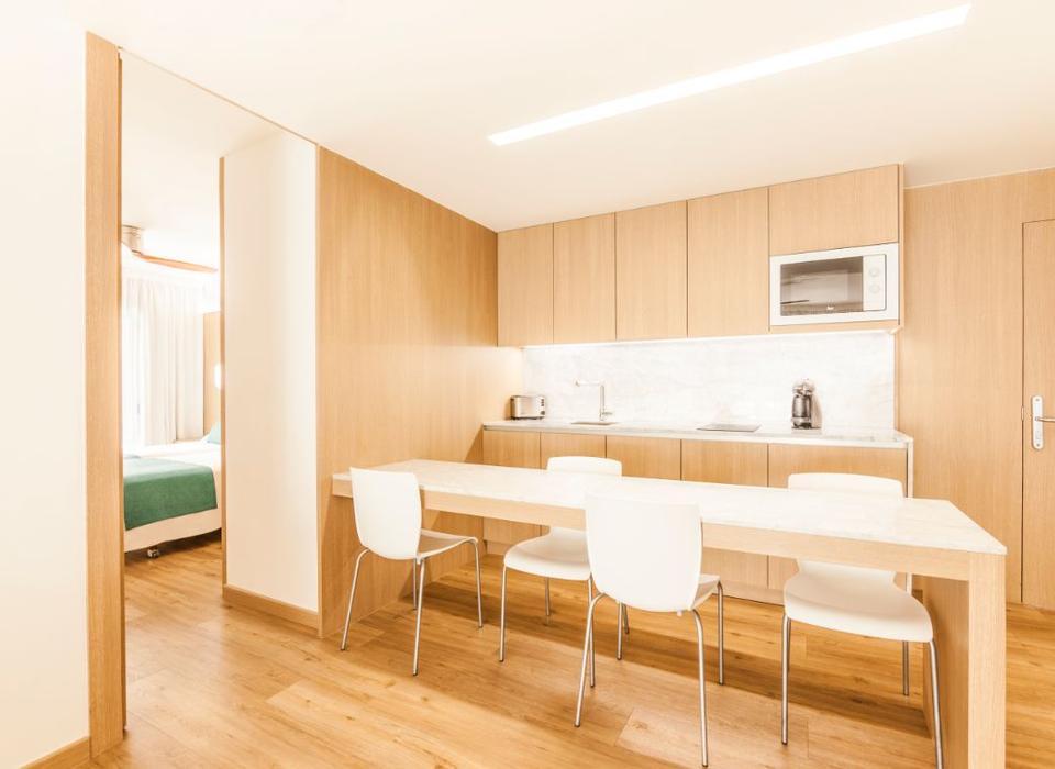 Apartamento Familiar 2 dormitorio Deluxe vista piscina Hotel Parque la Paz Playa de las Américas Apartamento Familiar 2 dormitorio Deluxe vista piscina Hotel Parque la Paz Playa de las Américas